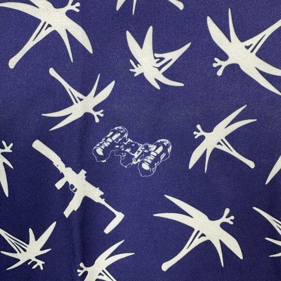 NWT Savage Tacticians Blue White 2nd Amendment Guns Hawaiian Shirt Men’s Size S - Picture 4 of 7